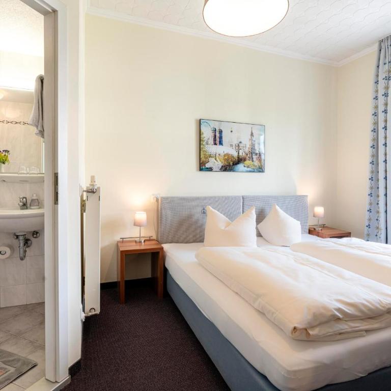 Hotel-Pension am Siegestor - Doppel-/Zweibettzimmer mit Dusche - 8