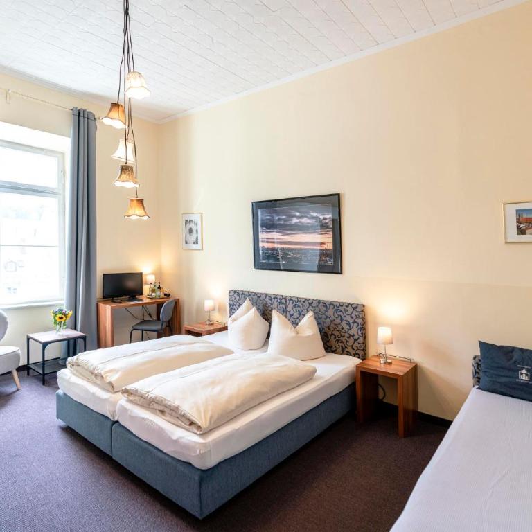 Hotel-Pension am Siegestor - Doppel-/Zweibettzimmer mit Dusche - 3