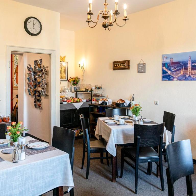 Hotel-Pension am Siegestor - Einzelzimmer mit Gemeinschaftsdusche und -WC - 20
