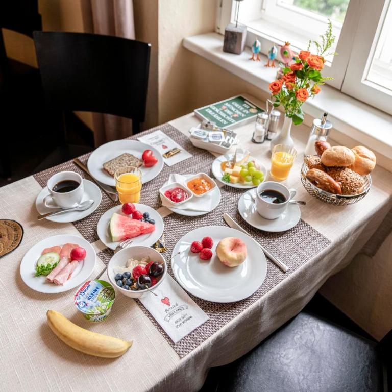 Hotel-Pension am Siegestor - Einzelzimmer mit Gemeinschaftsdusche und -WC - 26