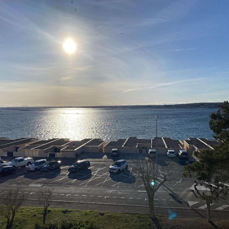 T2 avec Loggia et Wifi à Balaruc-les-Bains - FR-1-553-169 - Apartment - 3