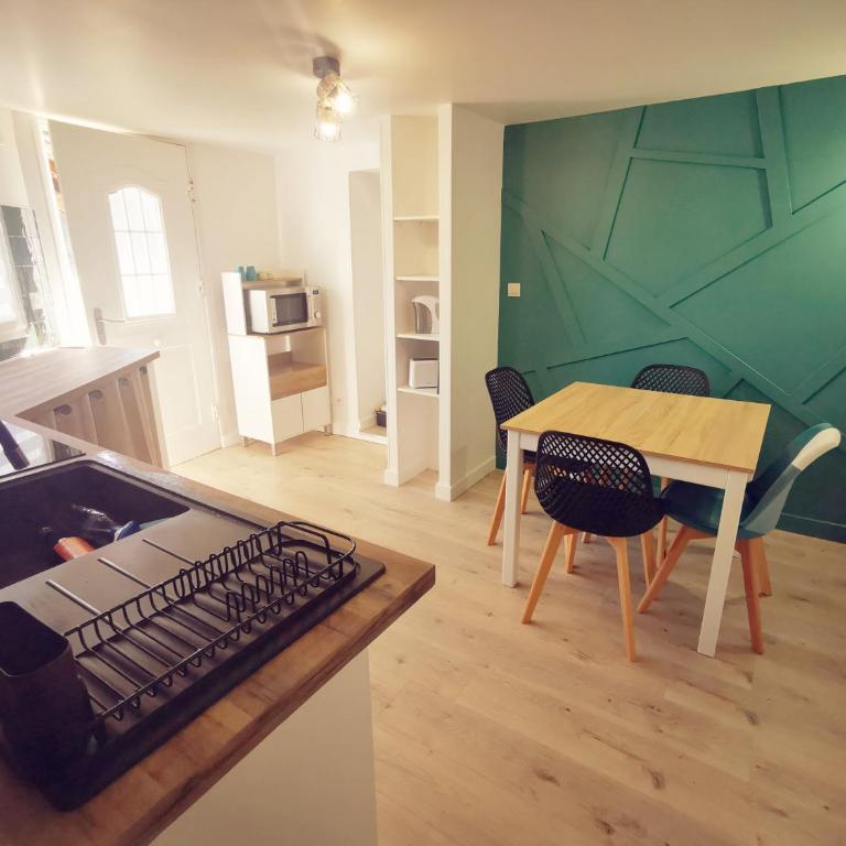 T1 bis, jardin, proche du centre - One-Bedroom Apartment - 1
