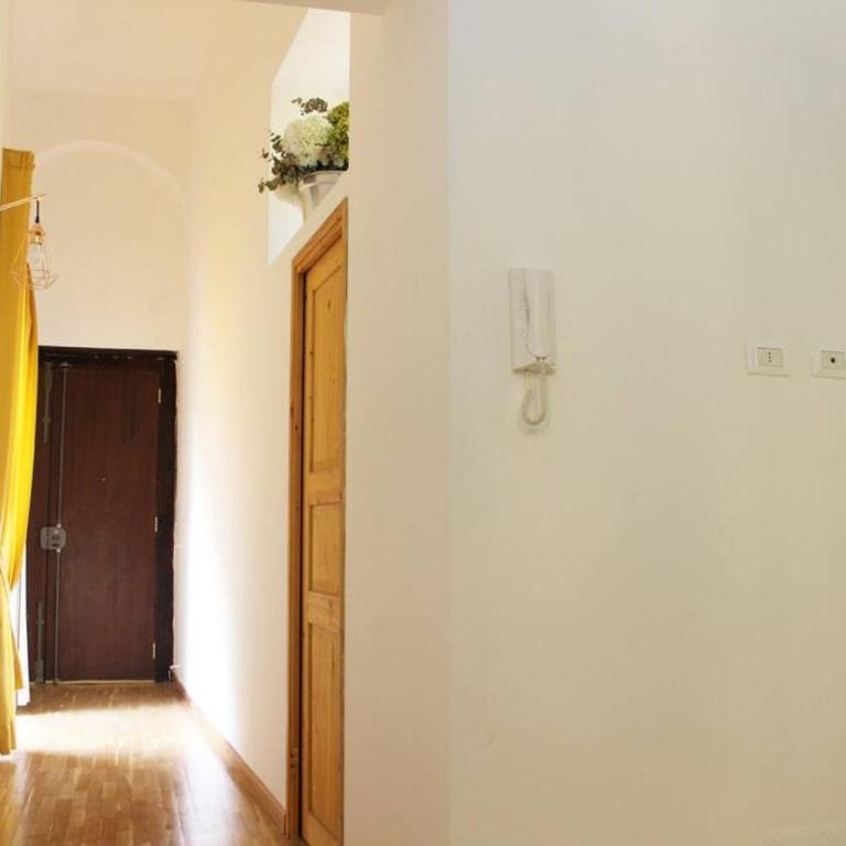 Easy Napoli Duomo (porto , centro storico) - Three-Bedroom Apartment - 21