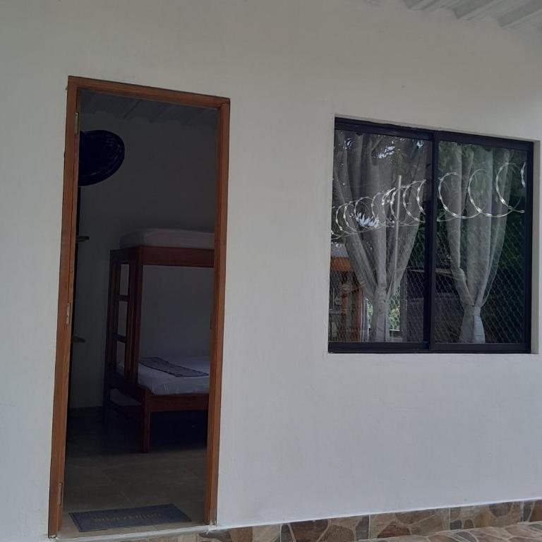 Hostal Rojoyale capurgana - Habitación Triple - 4