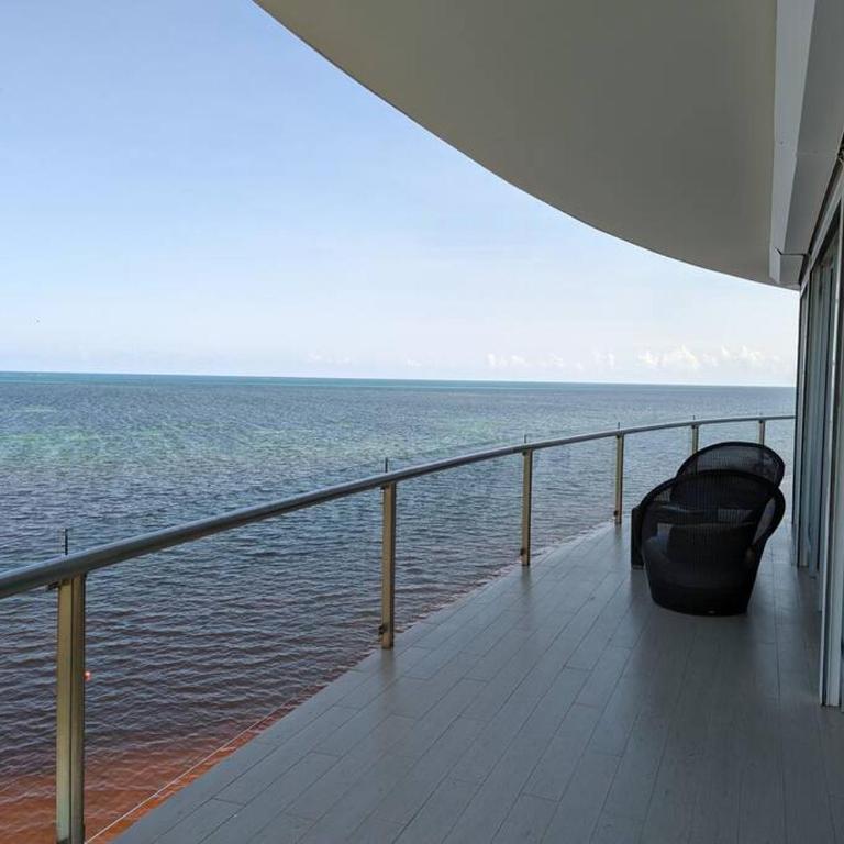 Peninsula Luxury Apartments with ocean front and espectacular views - no pets - Three-Bedroom Apartment - 6