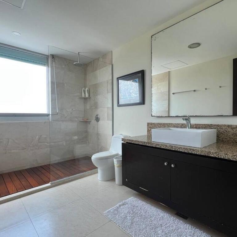 Peninsula Luxury Apartments with ocean front and espectacular views - no pets - Three-Bedroom Apartment - 19