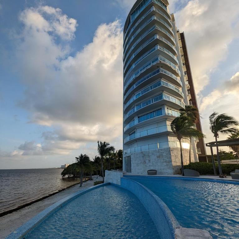 Peninsula Luxury Apartments with ocean front and espectacular views - no pets - Three-Bedroom Apartment - 31