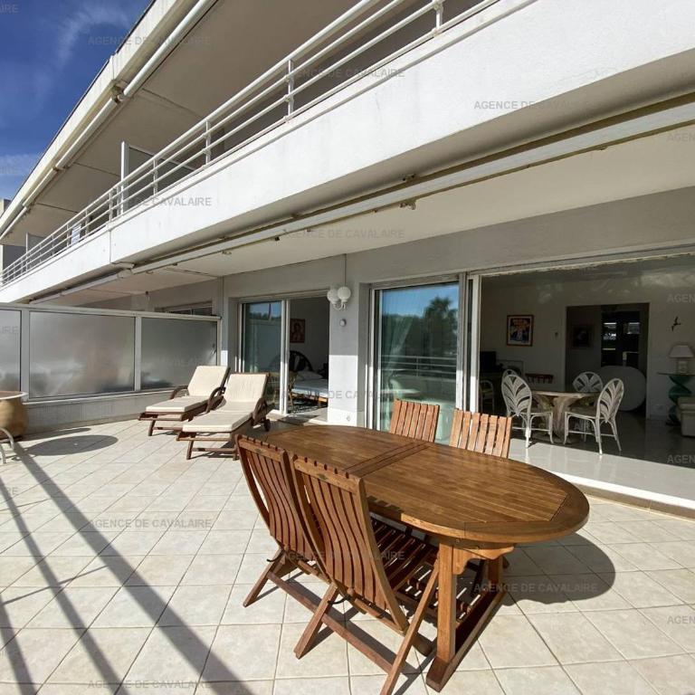 Appartement climatisé face mer, avec piscine et parking, Cavalaire-sur-Mer - FR-1-100-320 - Appartement - 5