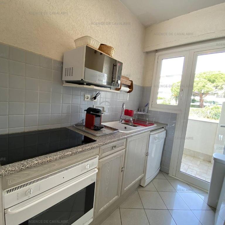 Appartement climatisé face mer, avec piscine et parking, Cavalaire-sur-Mer - FR-1-100-320 - Appartement - 10
