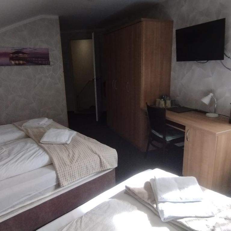 Jasmin Pension Central Location Shared Kitchen Pet Friendly - Vierbettzimmer mit eigenem Bad - 6