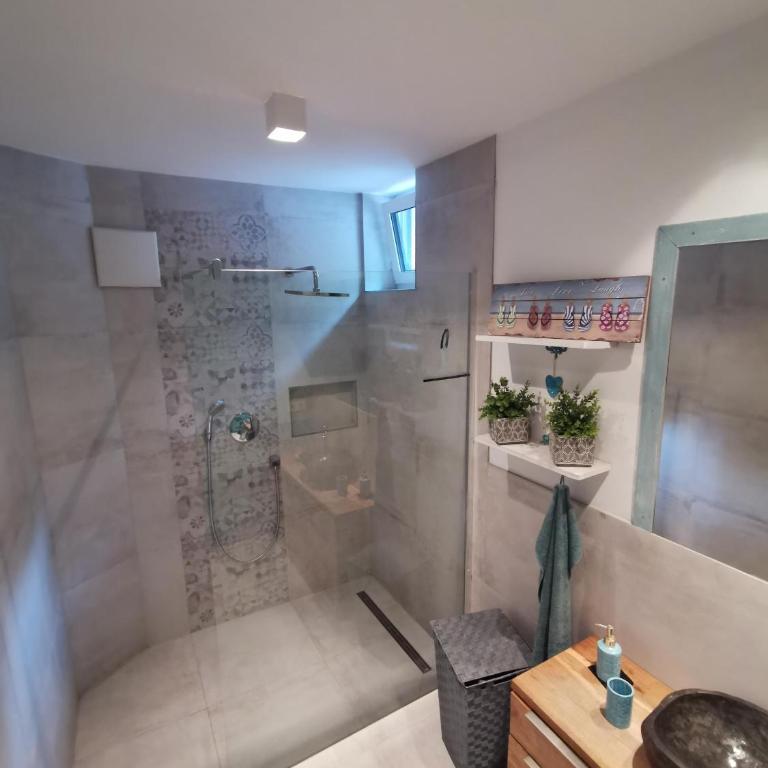 Steinberg Blick - Three-Bedroom Apartment - 12