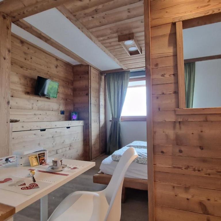 Guest House Dolomiti Mountain View Apartment - Habitación Doble con vistas a la montaña - 1