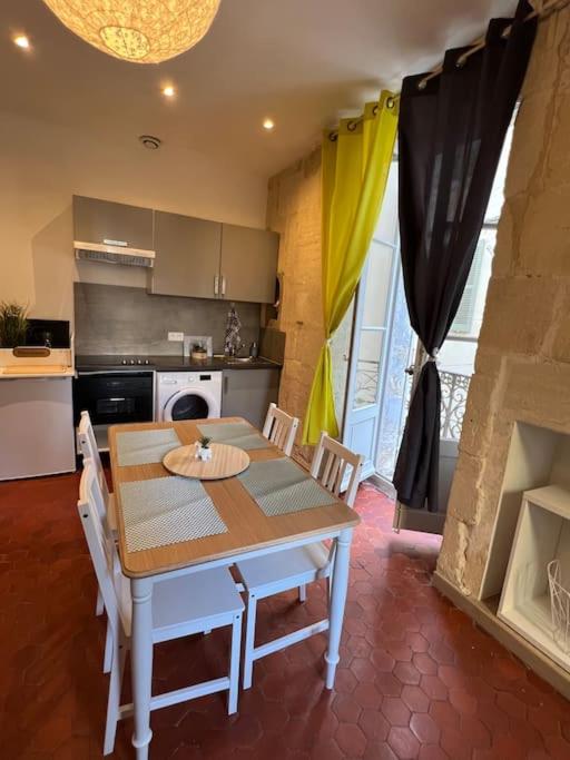 Appartement en cœur de ville Place du Forum - One-Bedroom Apartment - 54
