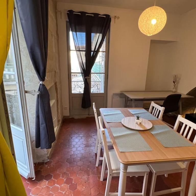 Appartement en cœur de ville Place du Forum - One-Bedroom Apartment - 61