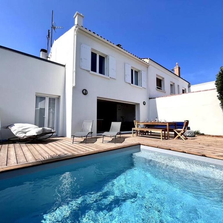 Superbe villa avec piscine à 10 min du centre - Villa - 1
