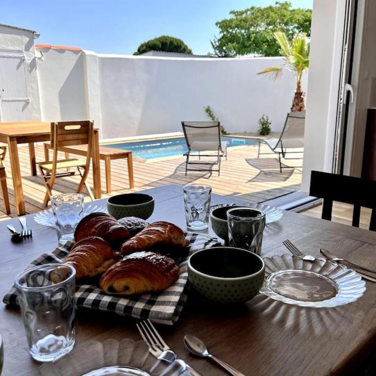 Superbe villa avec piscine à 10 min du centre - Villa - 4