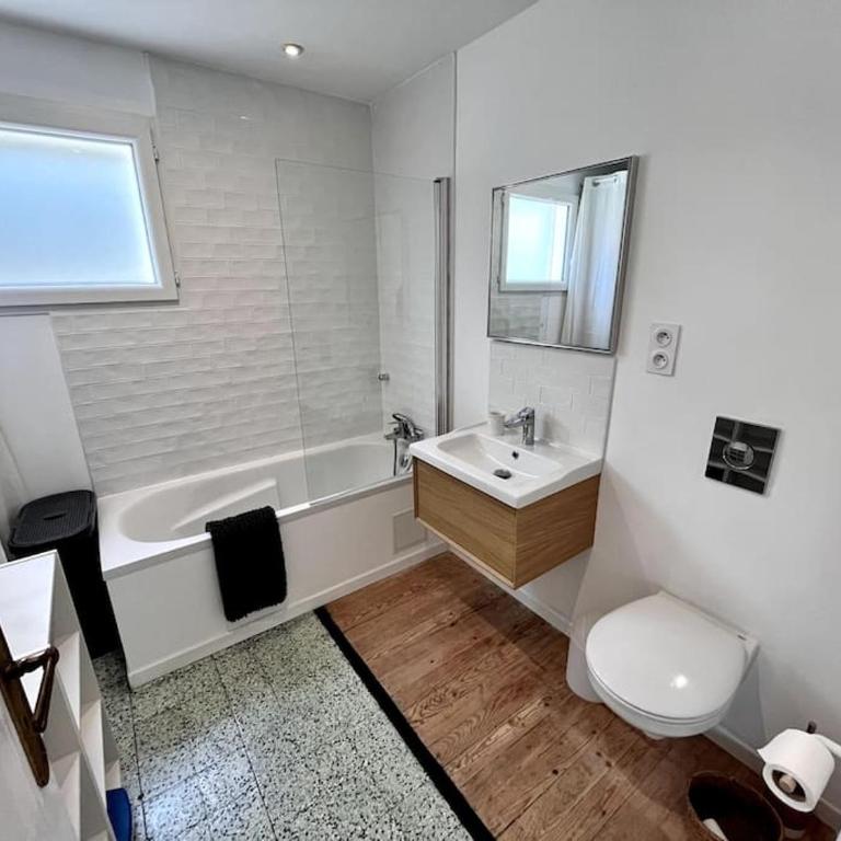 Superbe villa avec piscine à 10 min du centre - Villa - 34
