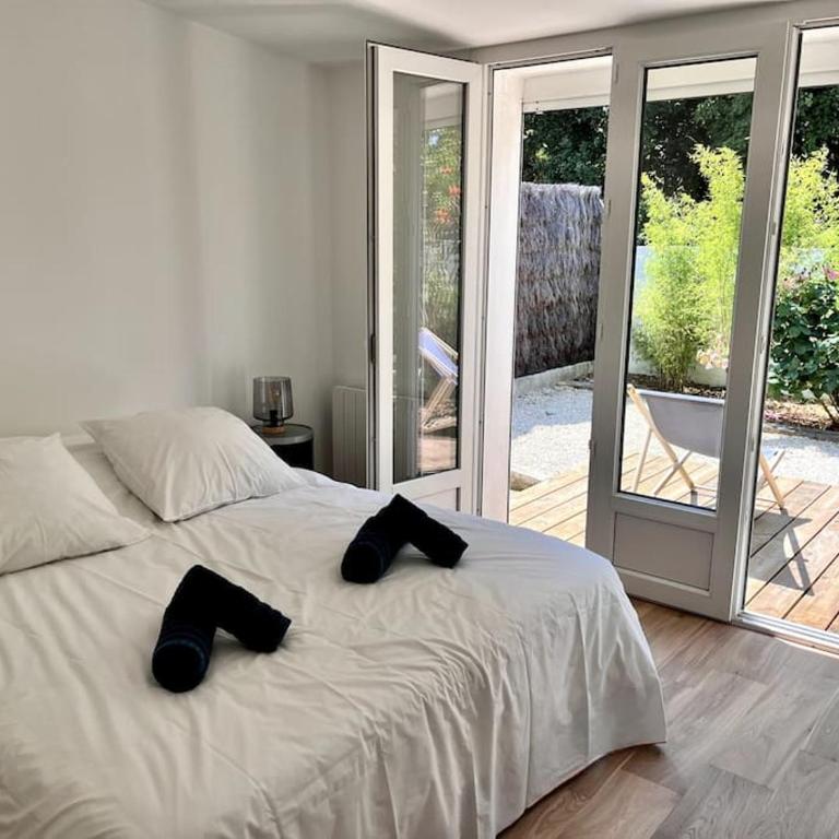 Superbe villa avec piscine à 10 min du centre - Villa - 42