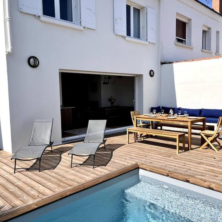 Superbe villa avec piscine à 10 min du centre - Villa - 44