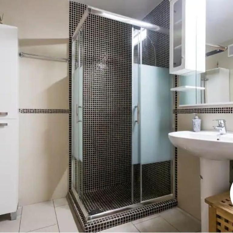 vistas al mar a 300m de playa , 3 habitaciones, Identificacion check in 5 viajeros - Three-Bedroom Apartment - 6