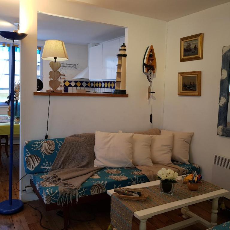 HERM'S Petite maison atypique et cour privative - - Maisonette - 1