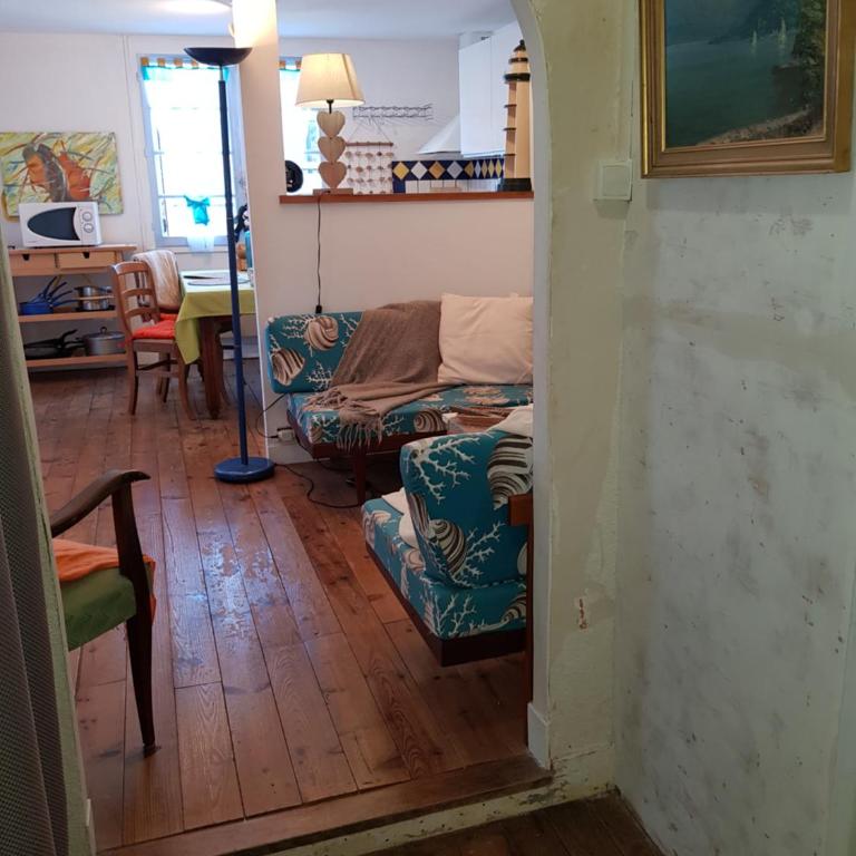 HERM'S Petite maison atypique et cour privative - - Maisonette - 3