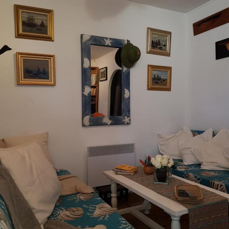 HERM'S Petite maison atypique et cour privative - - Maisonette - 6