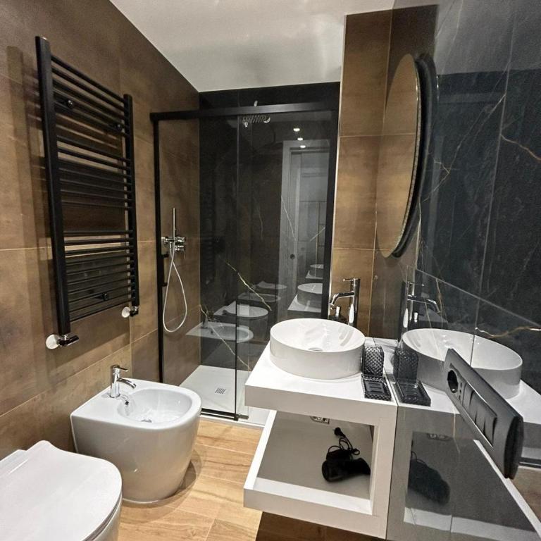 Roma Nostra Luxury B&B - Camera Quadrupla con Balcone - 8