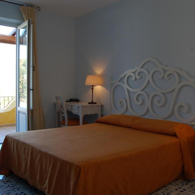 Hotel Bougainville - Deluxe Double Room with Sea View - 2