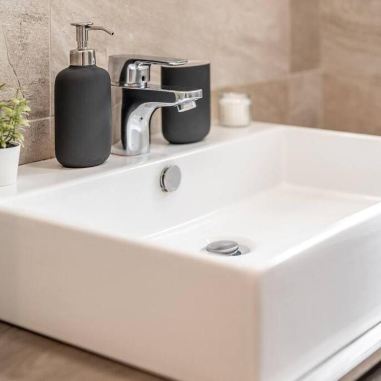 Carrobbio's Nest - Elegant with Wifi and AC - Appartamento con 2 Camere da Letto - 7