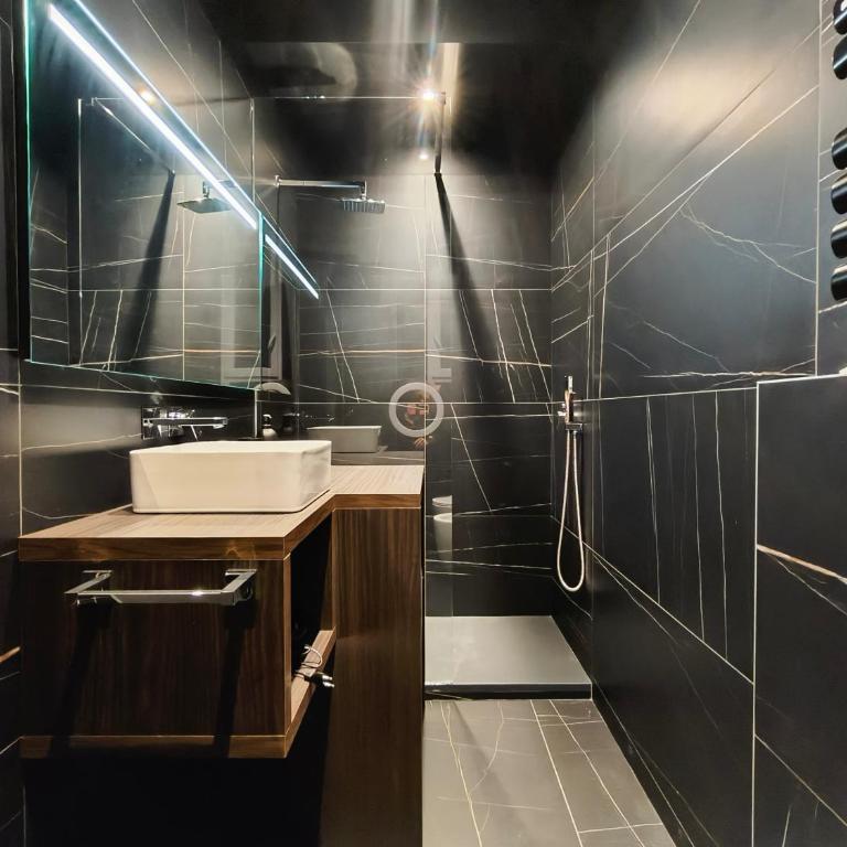 Luxury Apartment 2 bedrooms and 2 baths in Milan downtown with AC, WiFi, Subway aiport conneted - Appartamento con 2 Camere da Letto - 22