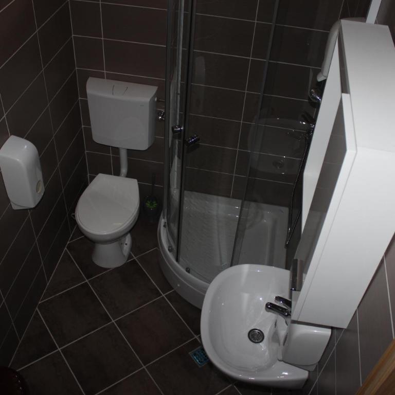 Rooms Zebax - Klasična Dvokrevetna Soba sa Bračnim Krevetom - 6