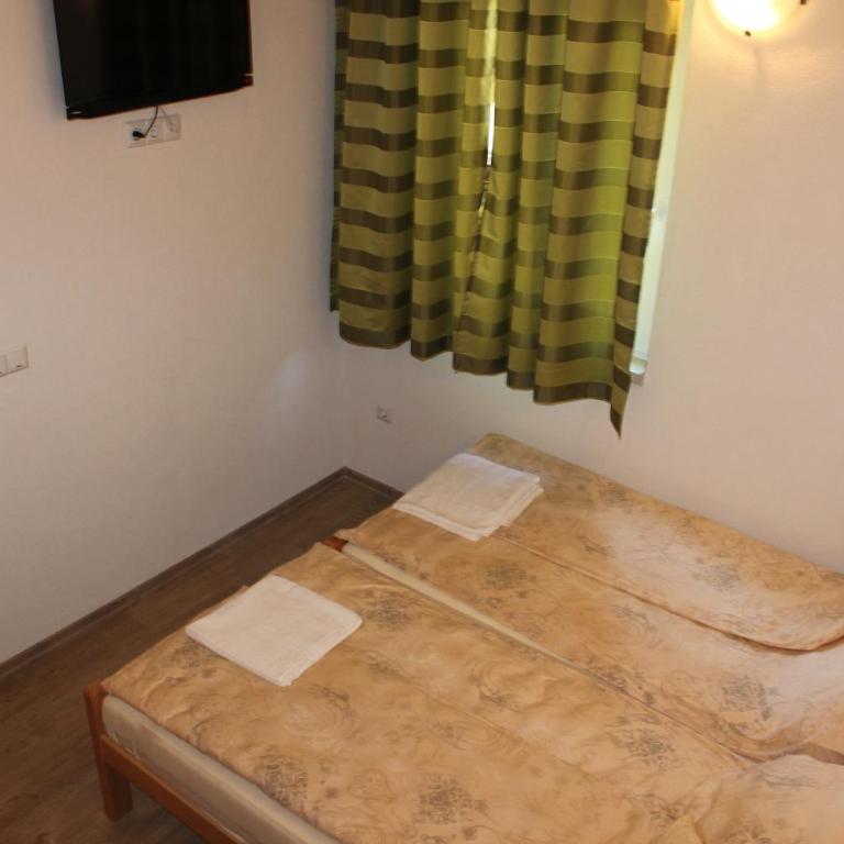 Rooms Zebax - Klasična Dvokrevetna Soba sa Bračnim Krevetom - 8
