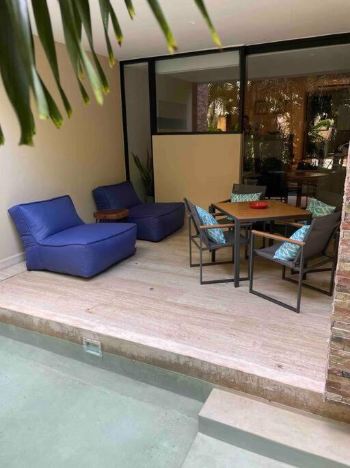 Cozy loft with poolside terrace - One-Bedroom Apartment - 16