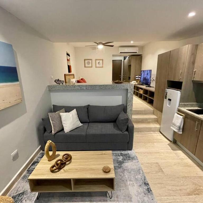 Cozy loft with poolside terrace - One-Bedroom Apartment - 22