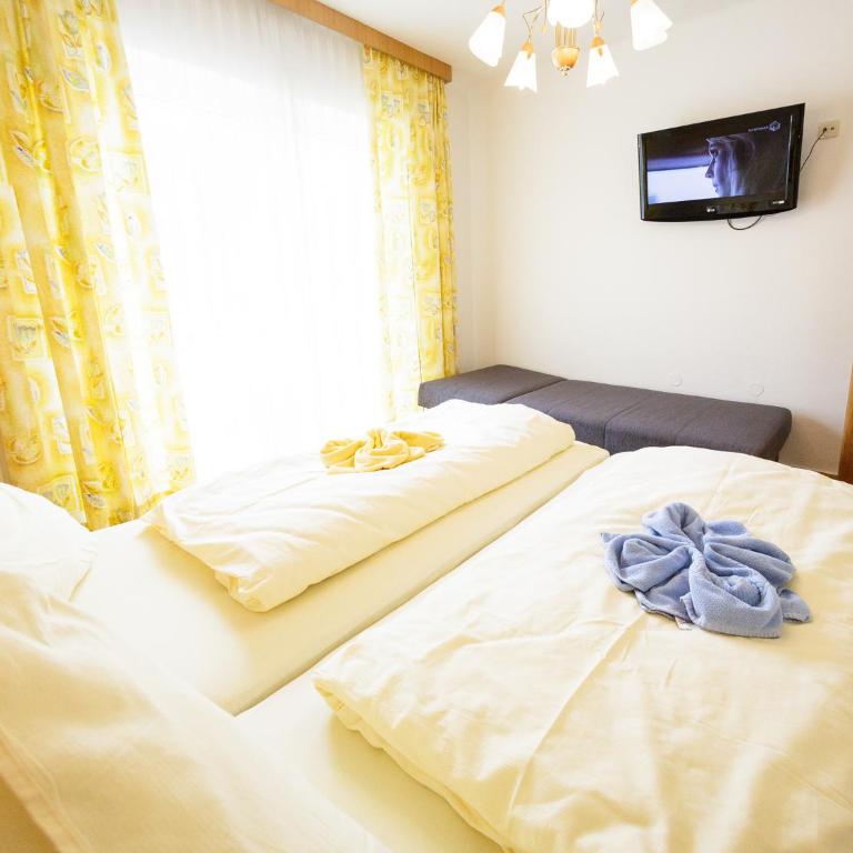 Pension Regia - Doppelzimmer mit Balkon - 3