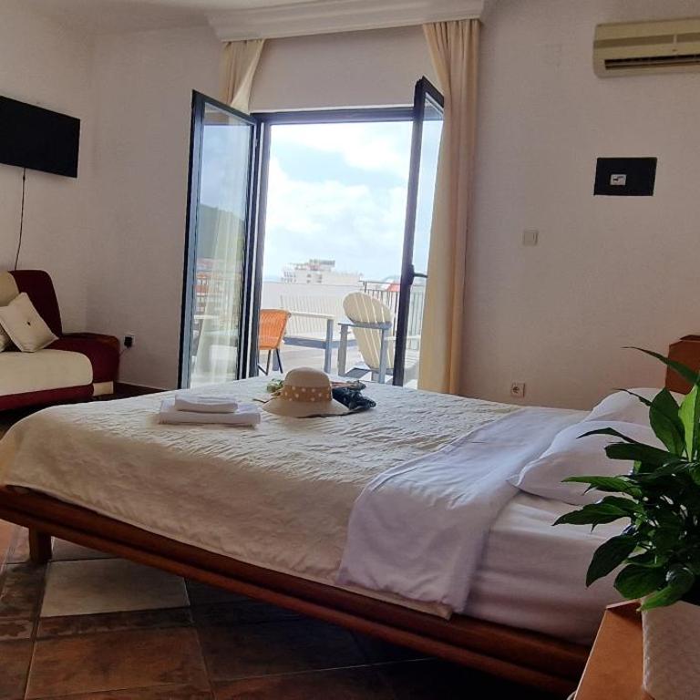 Villa Lutovac Budva - Studio with Terrace - 4