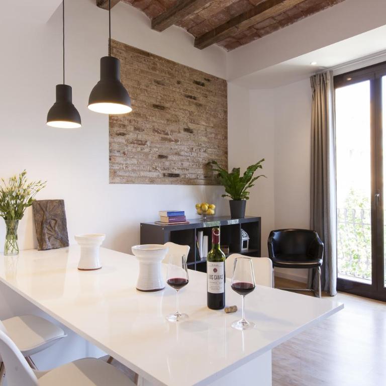Aspasios Charming Flats - Two-Bedroom Apartment with Balcony - 28