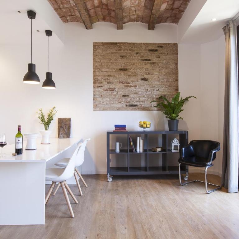 Aspasios Charming Flats - Two-Bedroom Apartment with Balcony - 30
