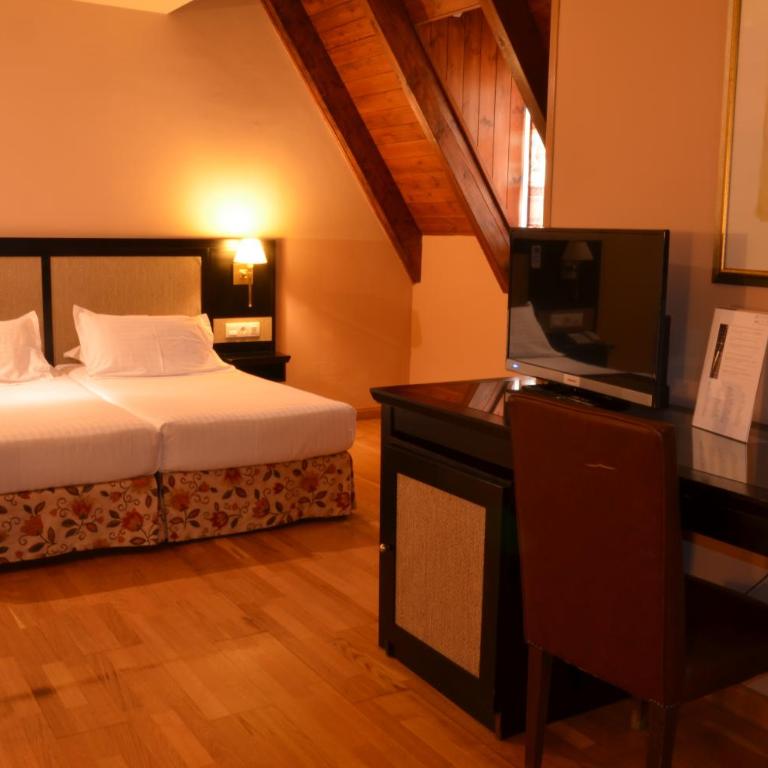 Hotel Spa Acevi Val d’Aran - Habitación Doble con cama supletoria - 3