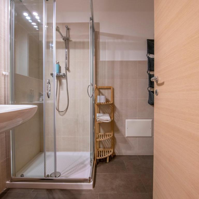 Borgo Trento Home, vicinissimo ospedale Borgo Trento e centro storico - Camera Matrimoniale con Bagno Privato - 14