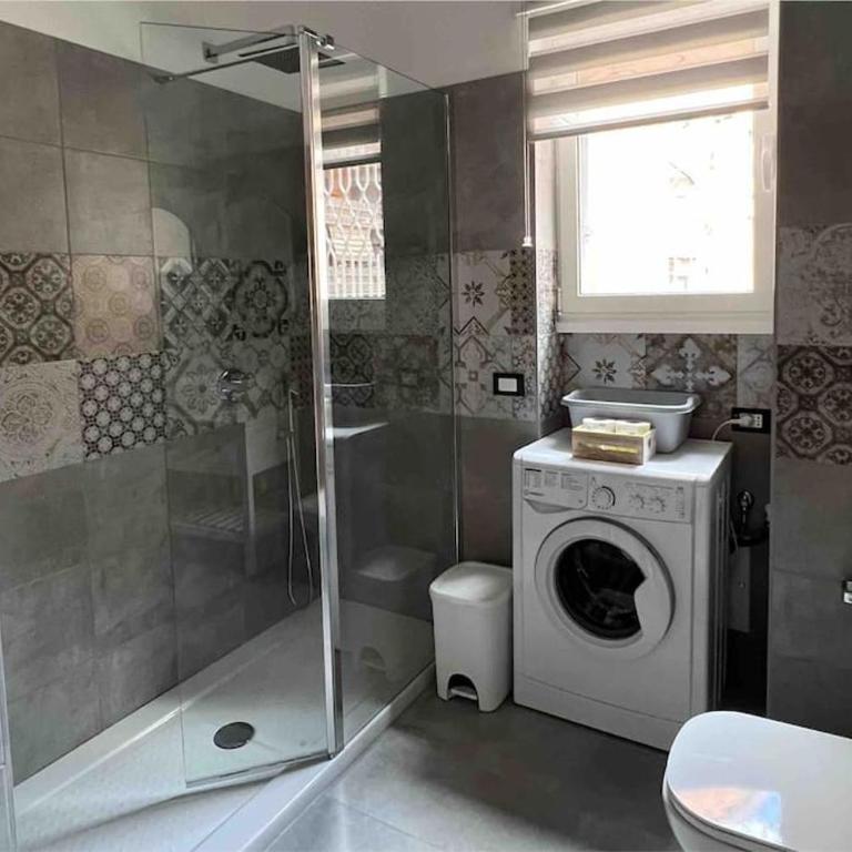3 FERMATE DAL COLOSSEO - Casa Vacanze Elena - 50 m da METRO GARBATELLA - Casa con 2 Camere da Letto - 53