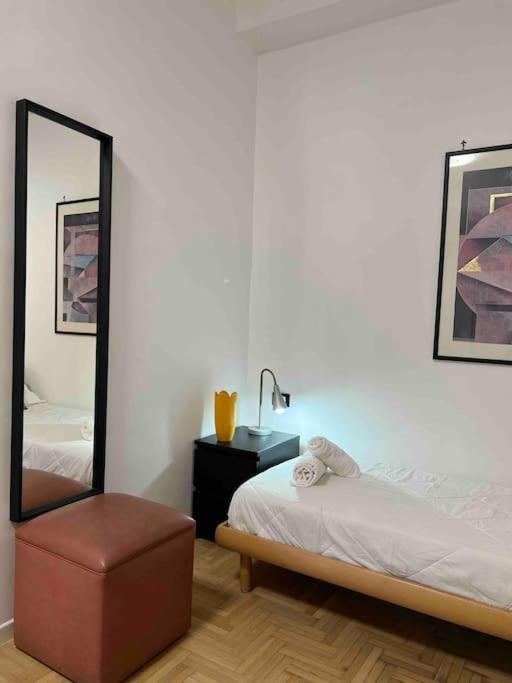 3 FERMATE DAL COLOSSEO - Casa Vacanze Elena - 50 m da METRO GARBATELLA - Casa con 2 Camere da Letto - 24