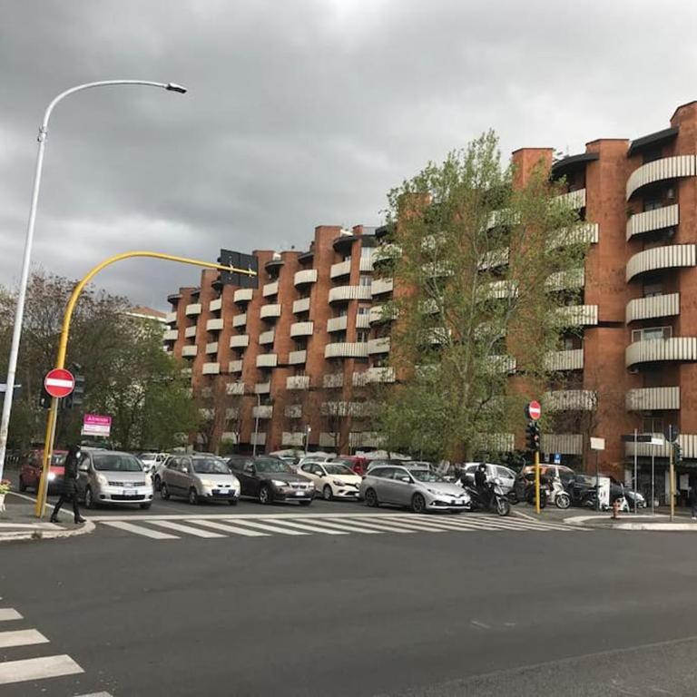 3 FERMATE DAL COLOSSEO - Casa Vacanze Elena - 50 m da METRO GARBATELLA - Casa con 2 Camere da Letto - 52