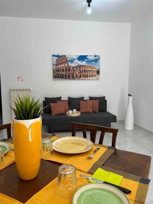 3 FERMATE DAL COLOSSEO - Casa Vacanze Elena - 50 m da METRO GARBATELLA - Casa con 2 Camere da Letto - 3