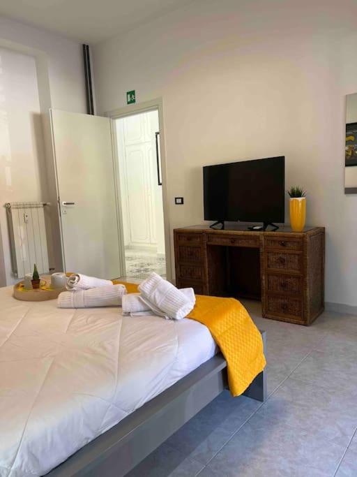 3 FERMATE DAL COLOSSEO - Casa Vacanze Elena - 50 m da METRO GARBATELLA - Casa con 2 Camere da Letto - 7