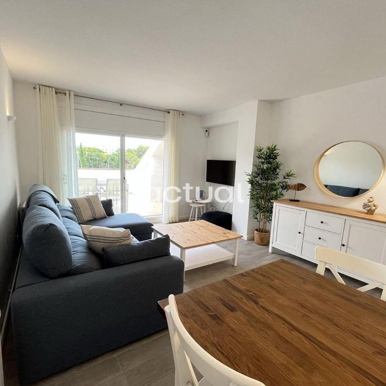 LAS PALOMAS 1-2 - Three-Bedroom Apartment - 3