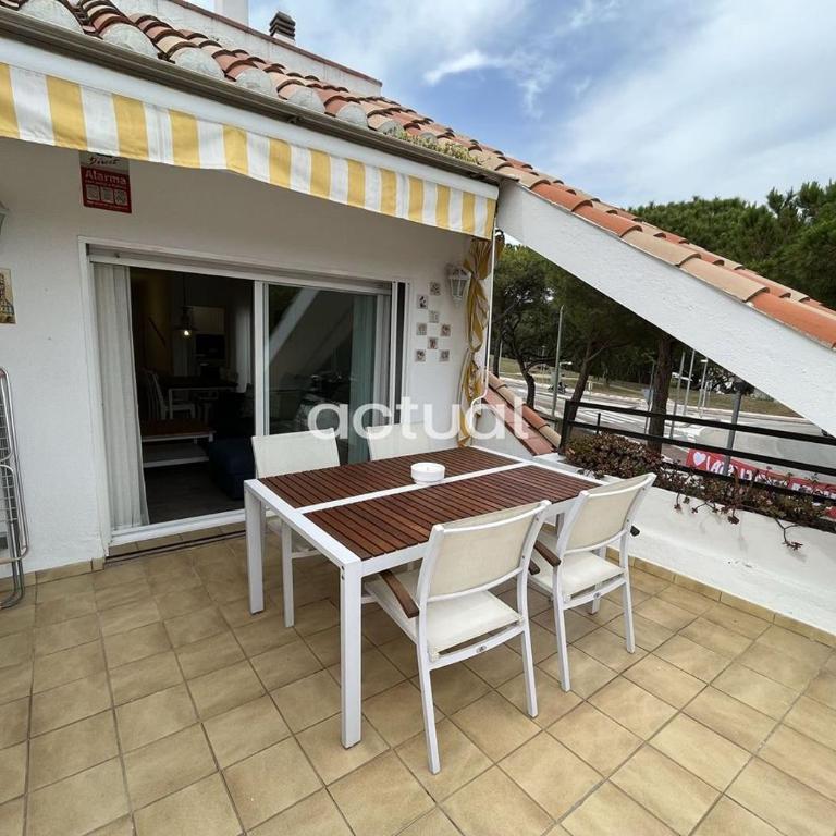 LAS PALOMAS 1-2 - Three-Bedroom Apartment - 26
