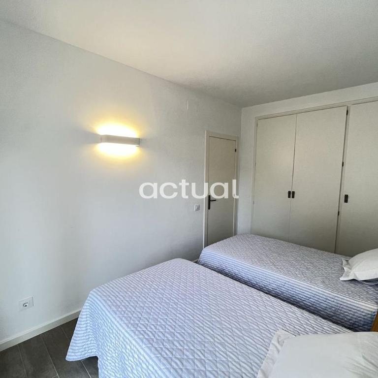 LAS PALOMAS 1-2 - Three-Bedroom Apartment - 10