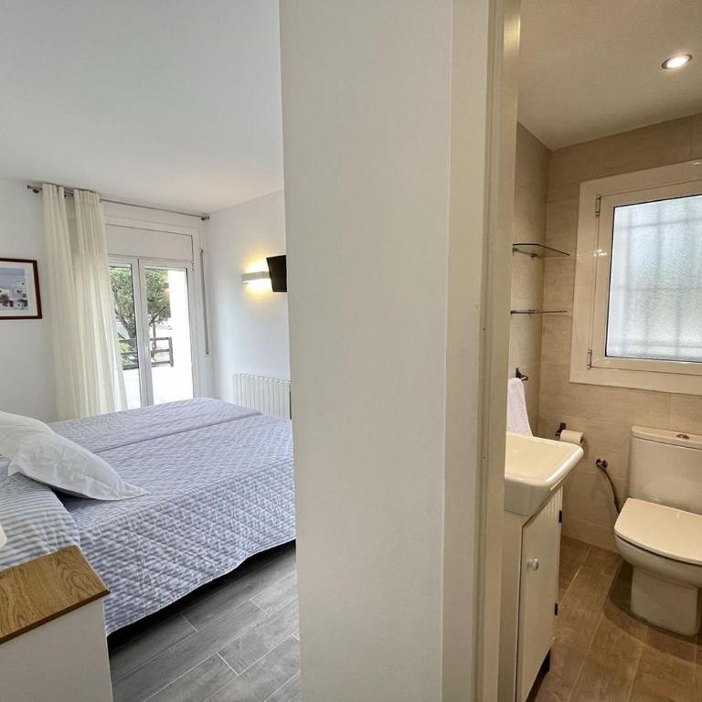 LAS PALOMAS 1-2 - Three-Bedroom Apartment - 17
